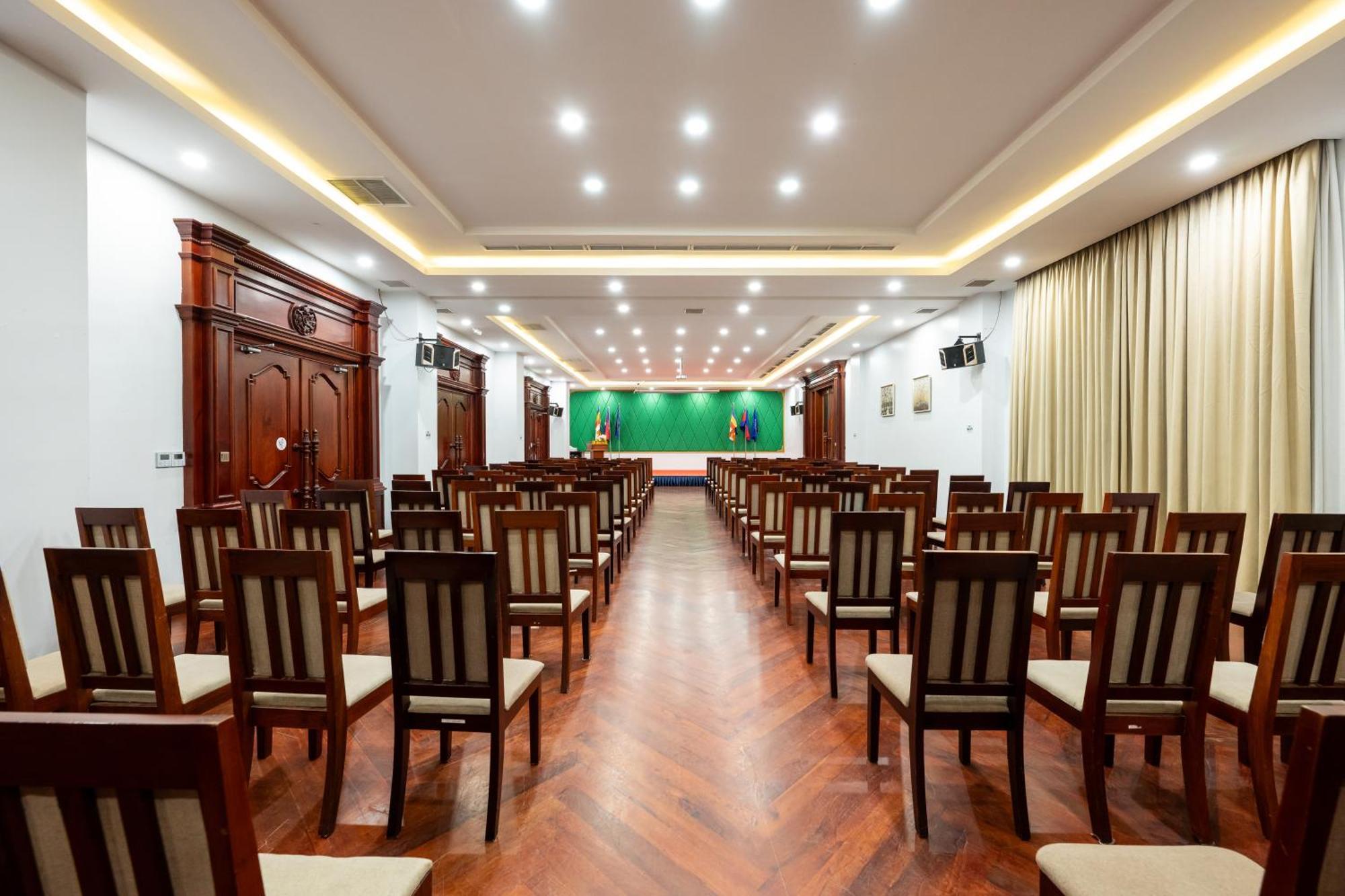 Lbn Asian Hotel Kampong Cham Exterior photo