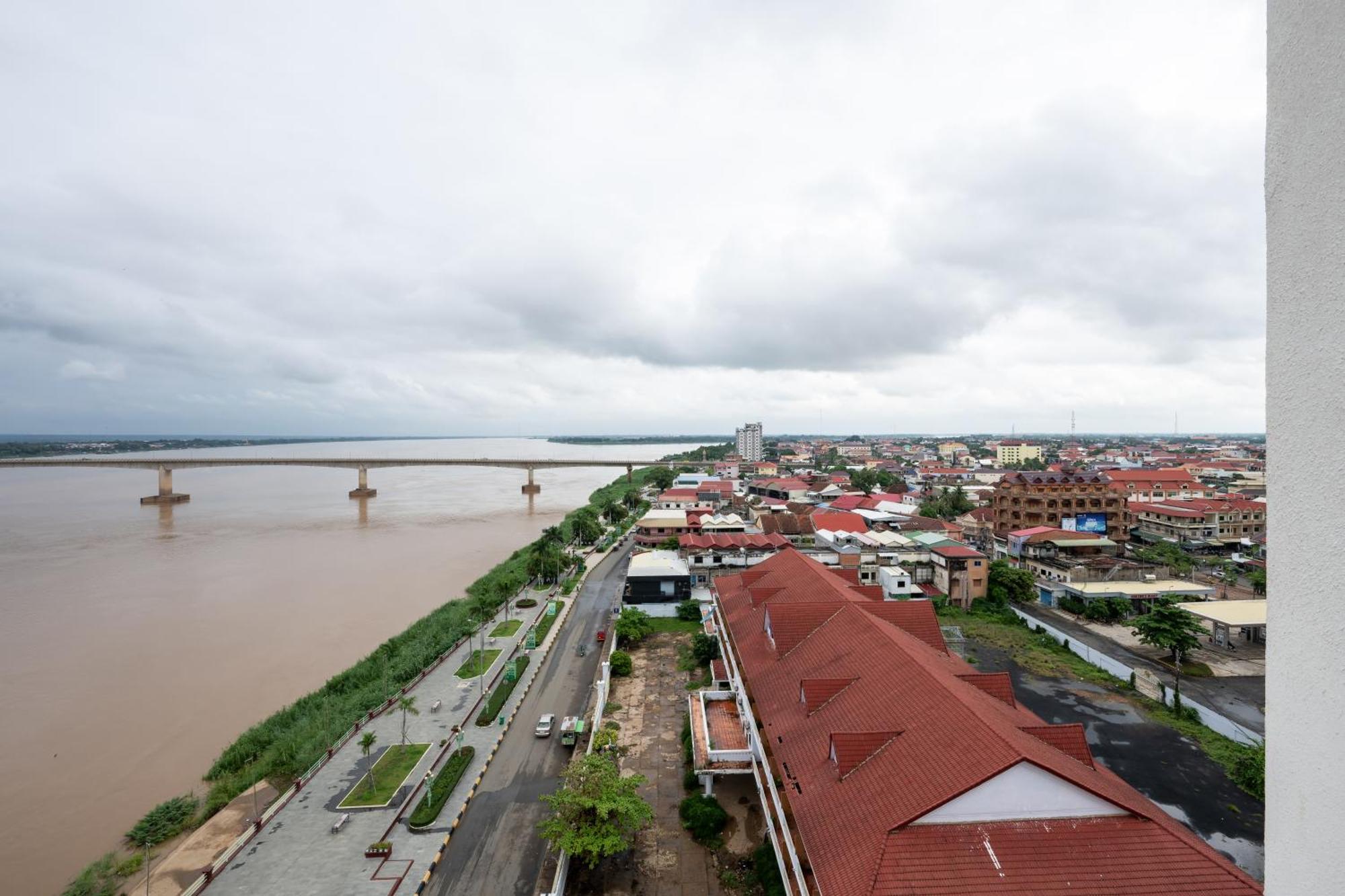 Lbn Asian Hotel Kampong Cham Exterior photo