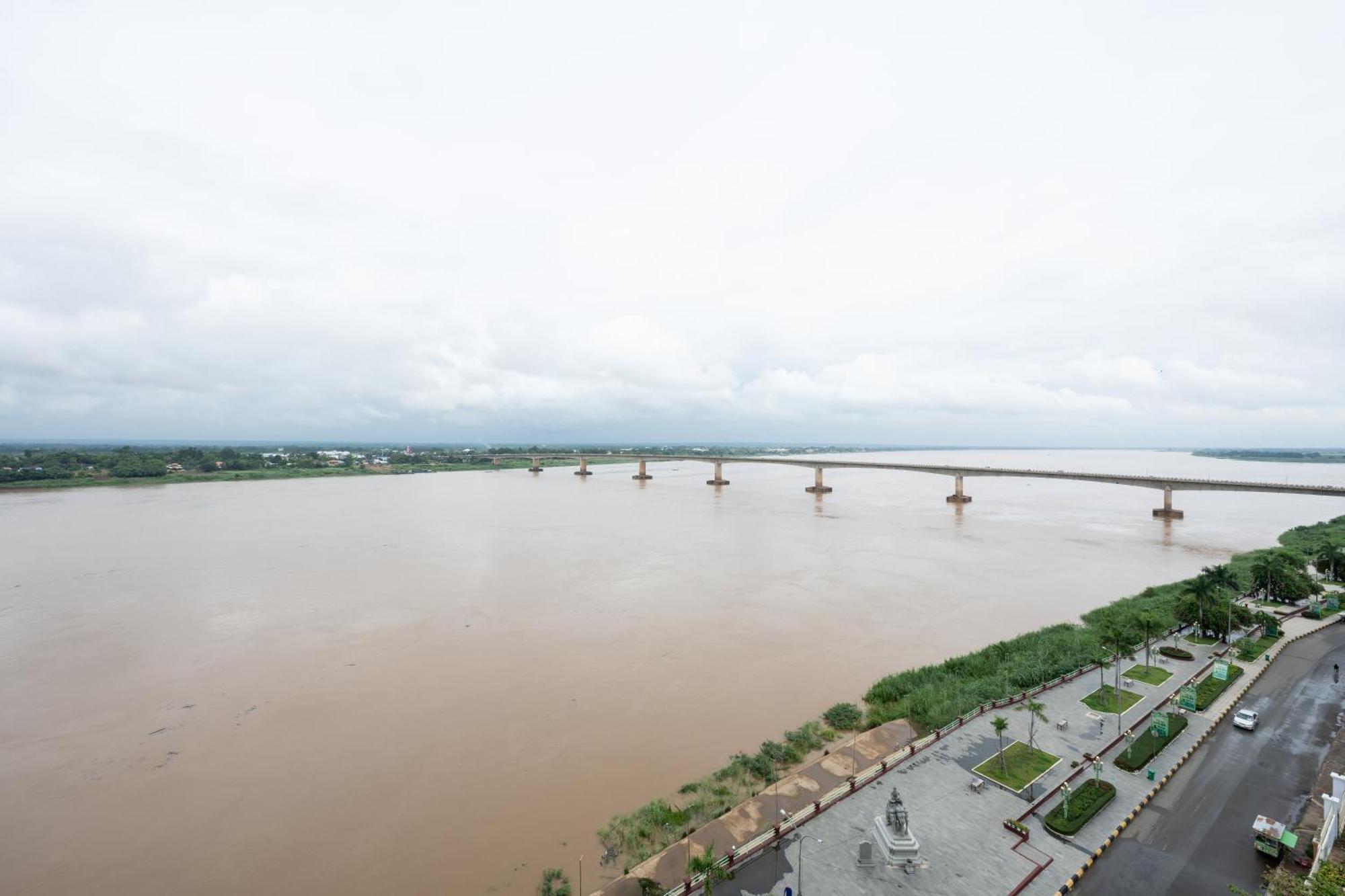 Lbn Asian Hotel Kampong Cham Exterior photo